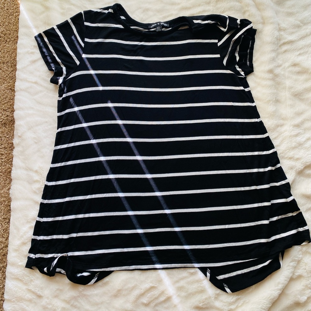 Women’s black and white Blouse